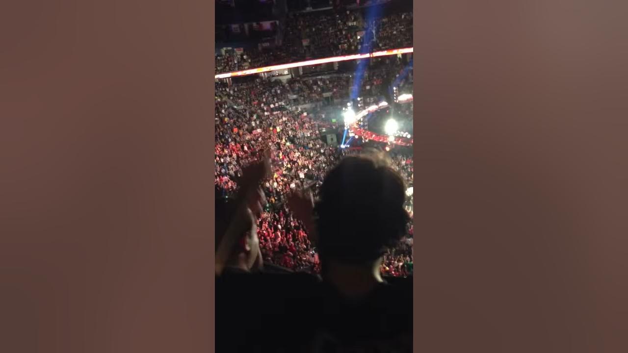 Crowd chanting YES! - YouTube
