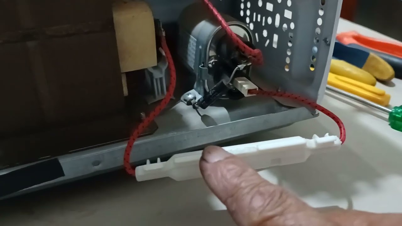 micro ondas philco,  liga mais não esquenta.