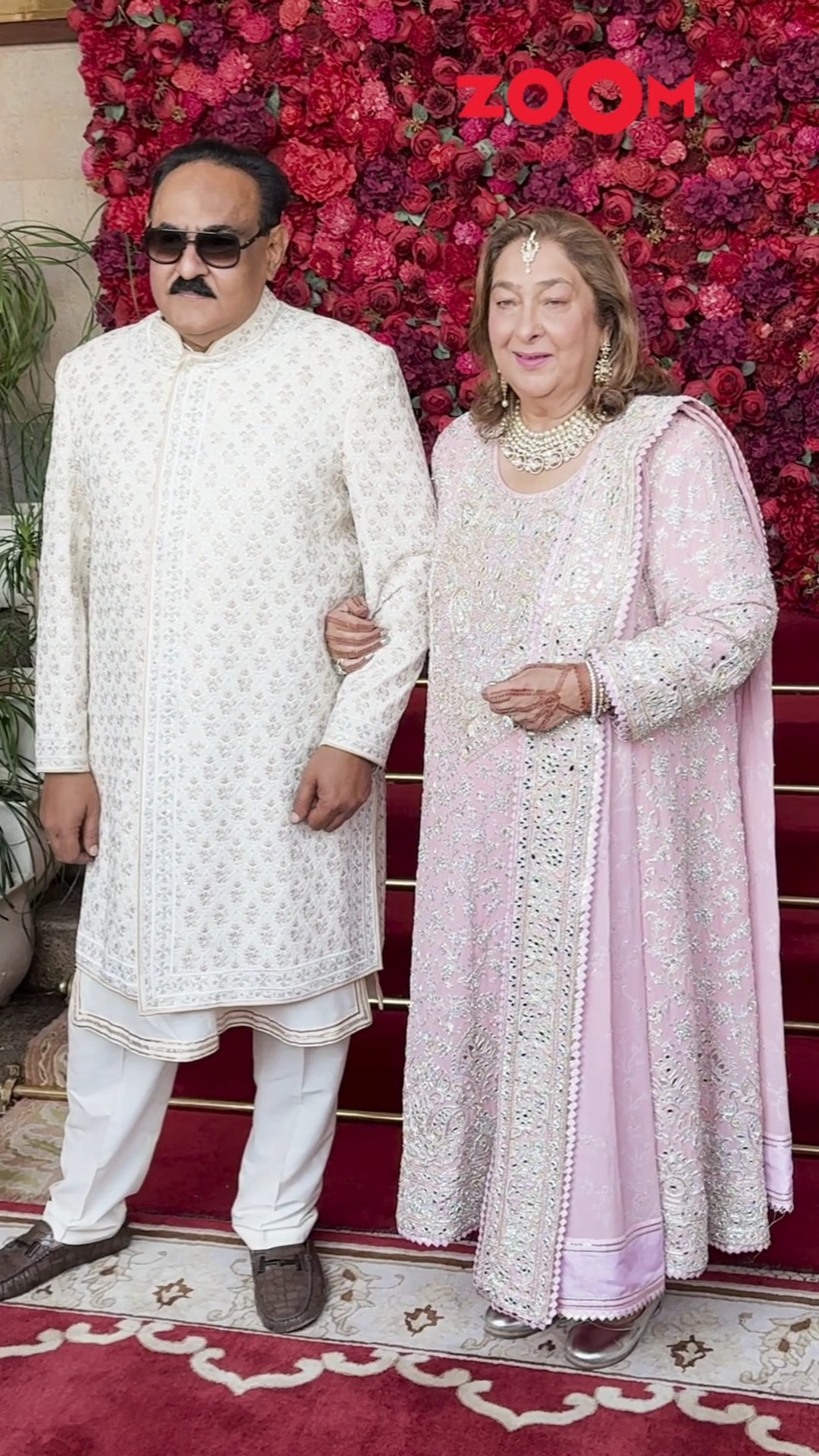 Reema Jain \u0026 Manoj Jain POSE for the paps as they ARRIVE for son Aadar's wedding ? #shorts