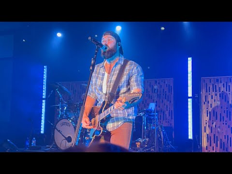 Jordan Davis: “Sunday Saints” (Live in Topeka, KS)