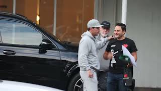 Details Mark Wahlberg arrives in Australia on his private jet Guide