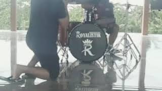 Siapa Di Balik Drum Royalistik