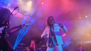 Little Fighter -  Mike Tramps White Lion - Wolf Den 