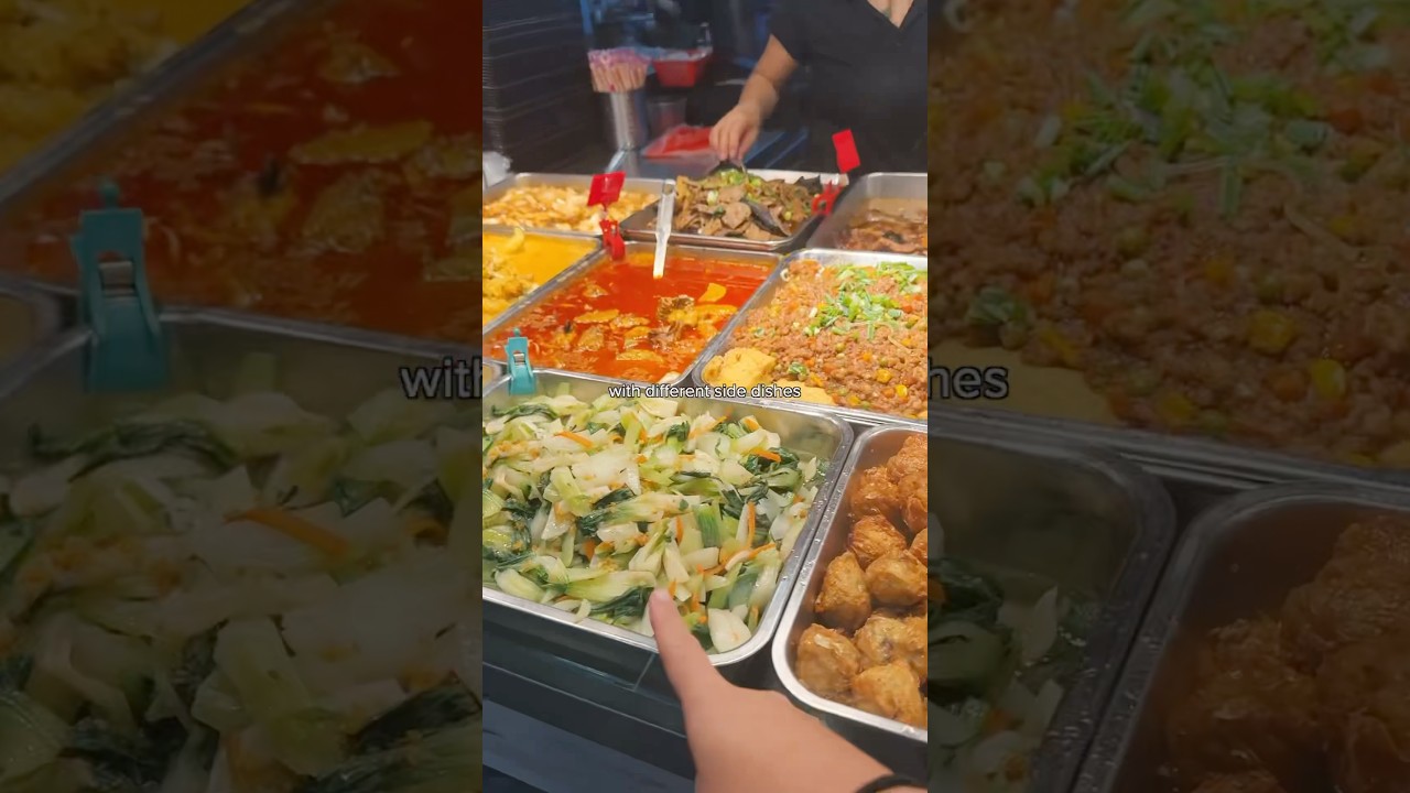 В Сингапуре обед и ужин всегда проходят в ресторанах 🇸🇬