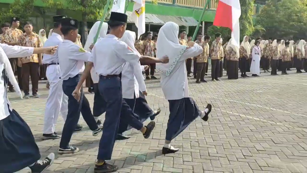 Upacara Pelantikan dan Serah Terima Jabatan OSIS Periode 2024-2025