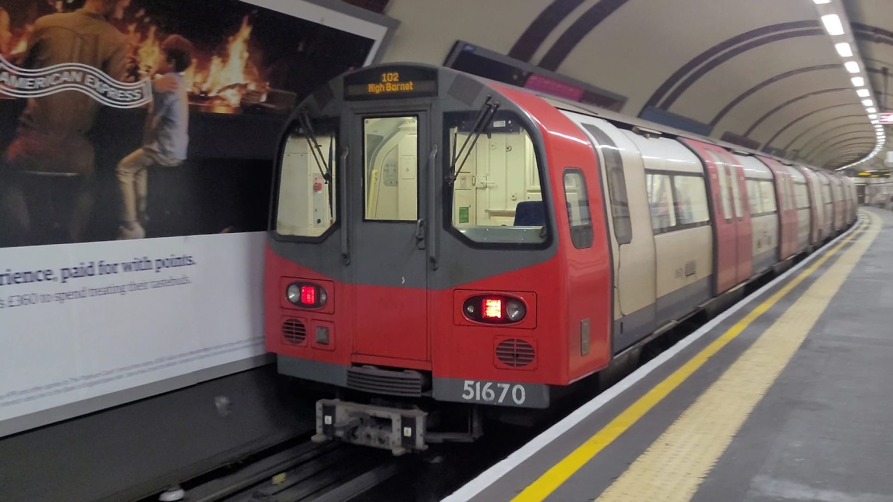 northern-line-waterloo-kentish-town-journey-1995-stock-london