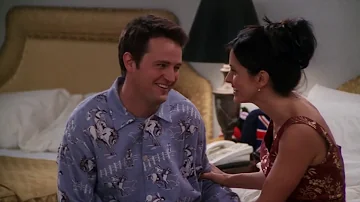 FRIENDS chandler and monica at london | mondler