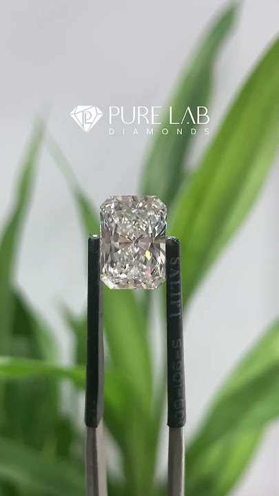 3 Carat Radiant Cut Diamond #labgrowndiamonds #b2bdiamonds #purelabdiamonds #diamondmanufacturer