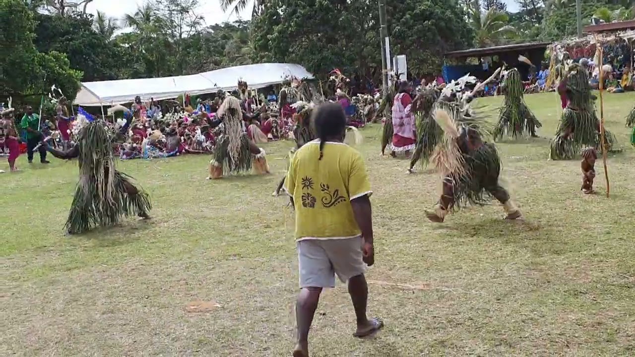 Intronisation grand chef SINEWAMI (troupe de Gureshaba à Djubea Kapume 