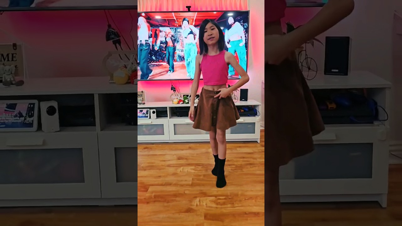 'EASY'  Song By LE SSERAFIM 