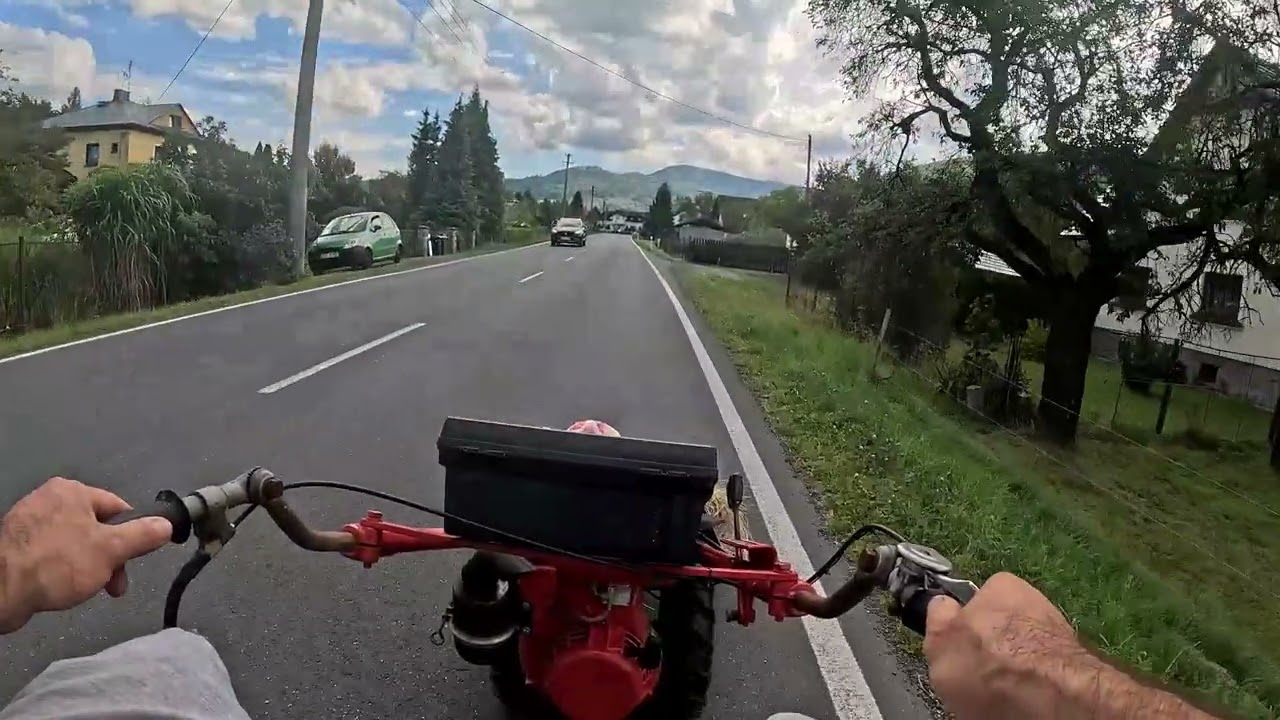 MF-70 v čele dožínkového průvodu, Dożynki na fojstwiu + prohlídka všech strojů