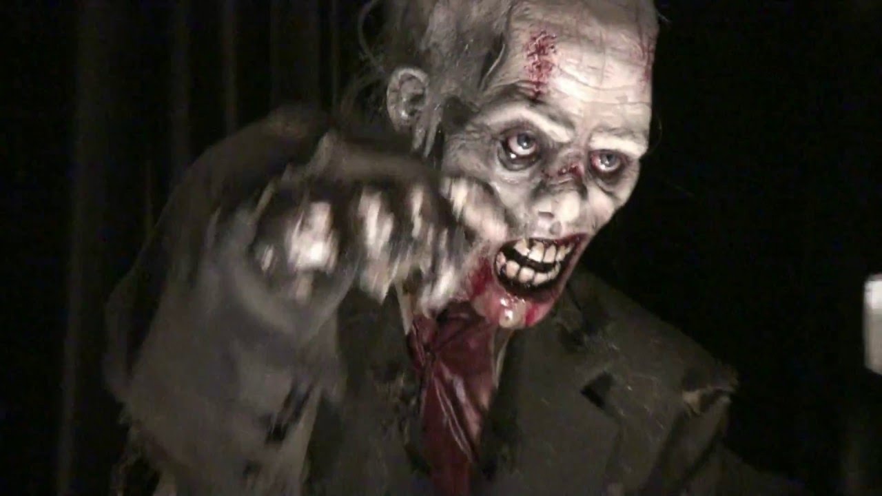 ZMB501- Zombie Runner ⋆ Scare Factory