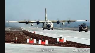 巴基斯坦殲-7戰機高速路起降 居民一片歡呼：中國能不能做到？