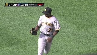PIT@CHC: Grilli induces flyout in relief appearance