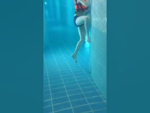 Плаваю под водой в Римском бассейне - YouTube