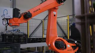 Techvitas Robotika Automatic depalletizing system for plastic crates