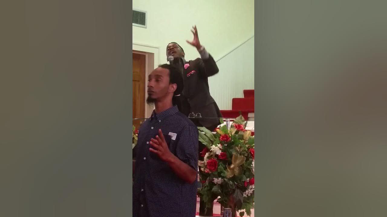 Pastor Shawn Jones singing Praise the Lord Hallelujah I'm Free YouTube
