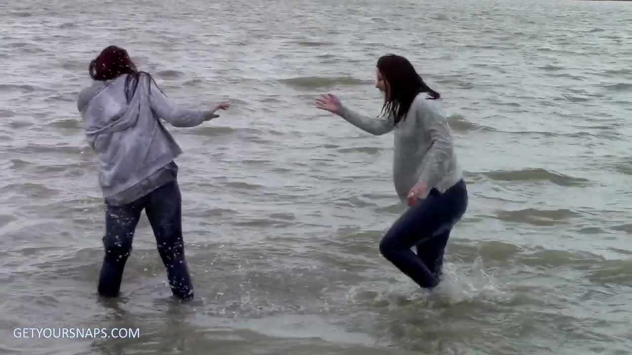 Mona and Lara's first adventure in the lake on a windy day - Trailer