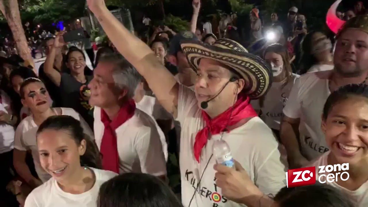 A ritmo de Carnaval, barranquilleros piden dulces en noche de Halloween