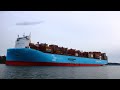 Das Containerschiff "Ane Maersk" verlässt den Hamburger Hafen.