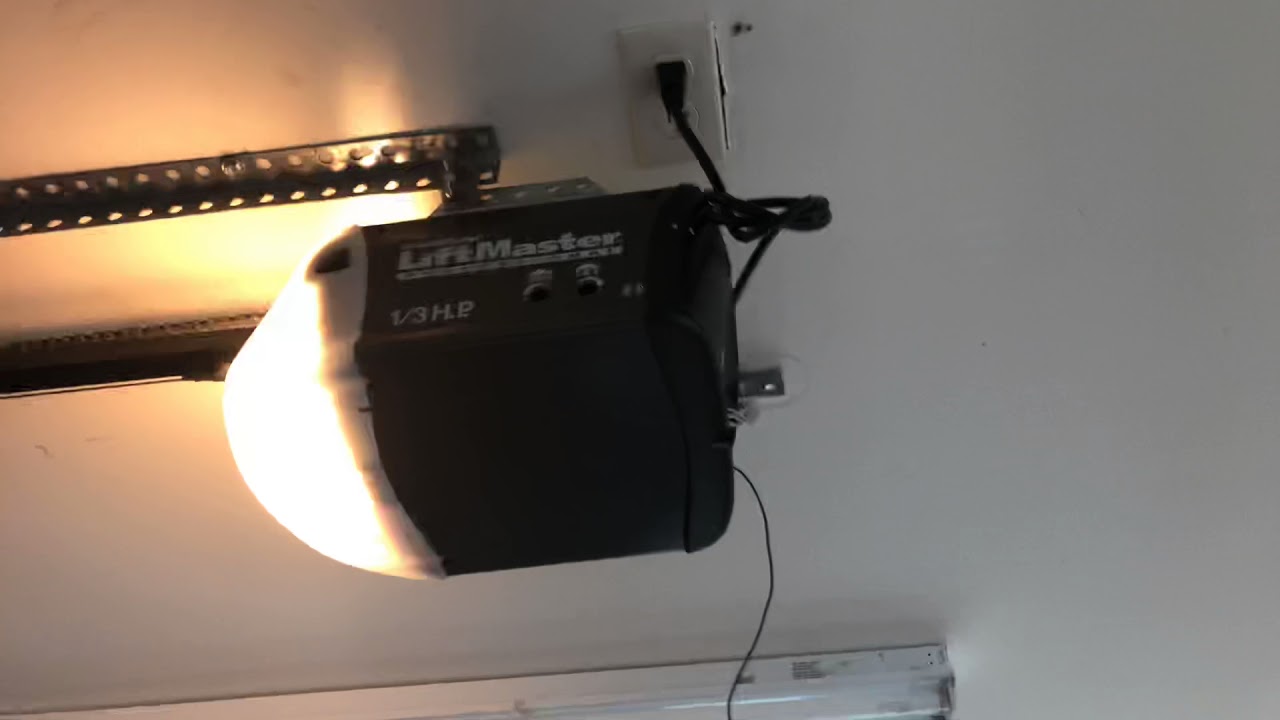Chamberlain LiftMaster professional line 1/3 hp - YouTube