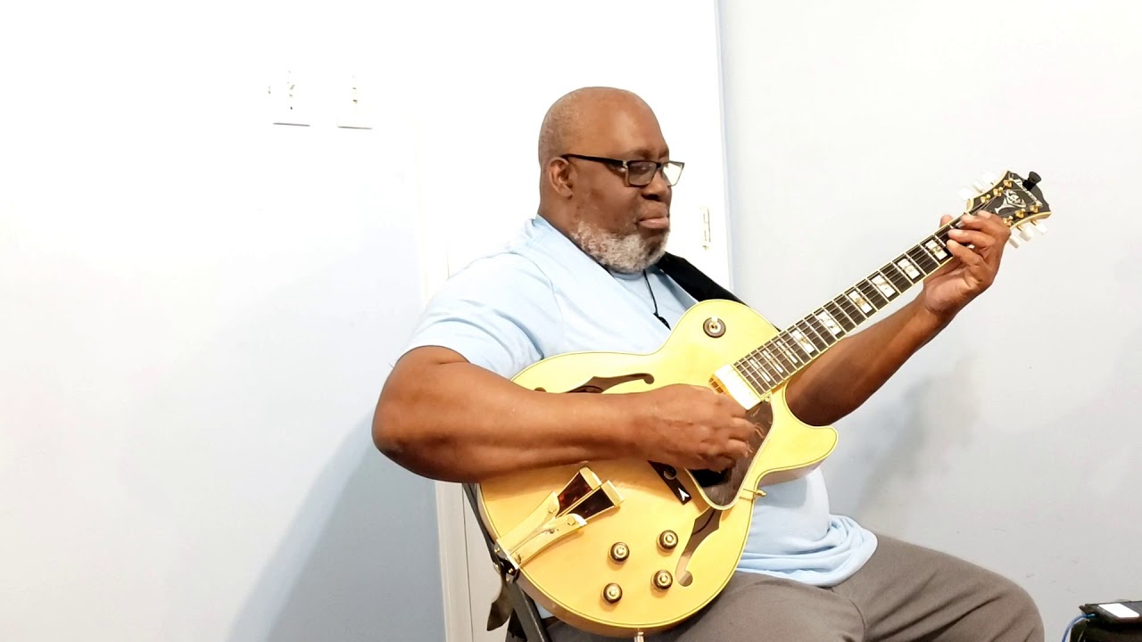 Victor Hodge "Live" performing "Ain't no woman like the one I got"