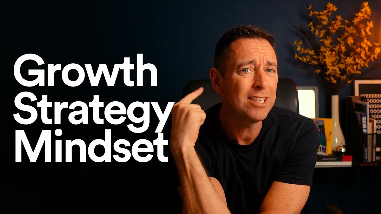 What does a business growth strategist do?