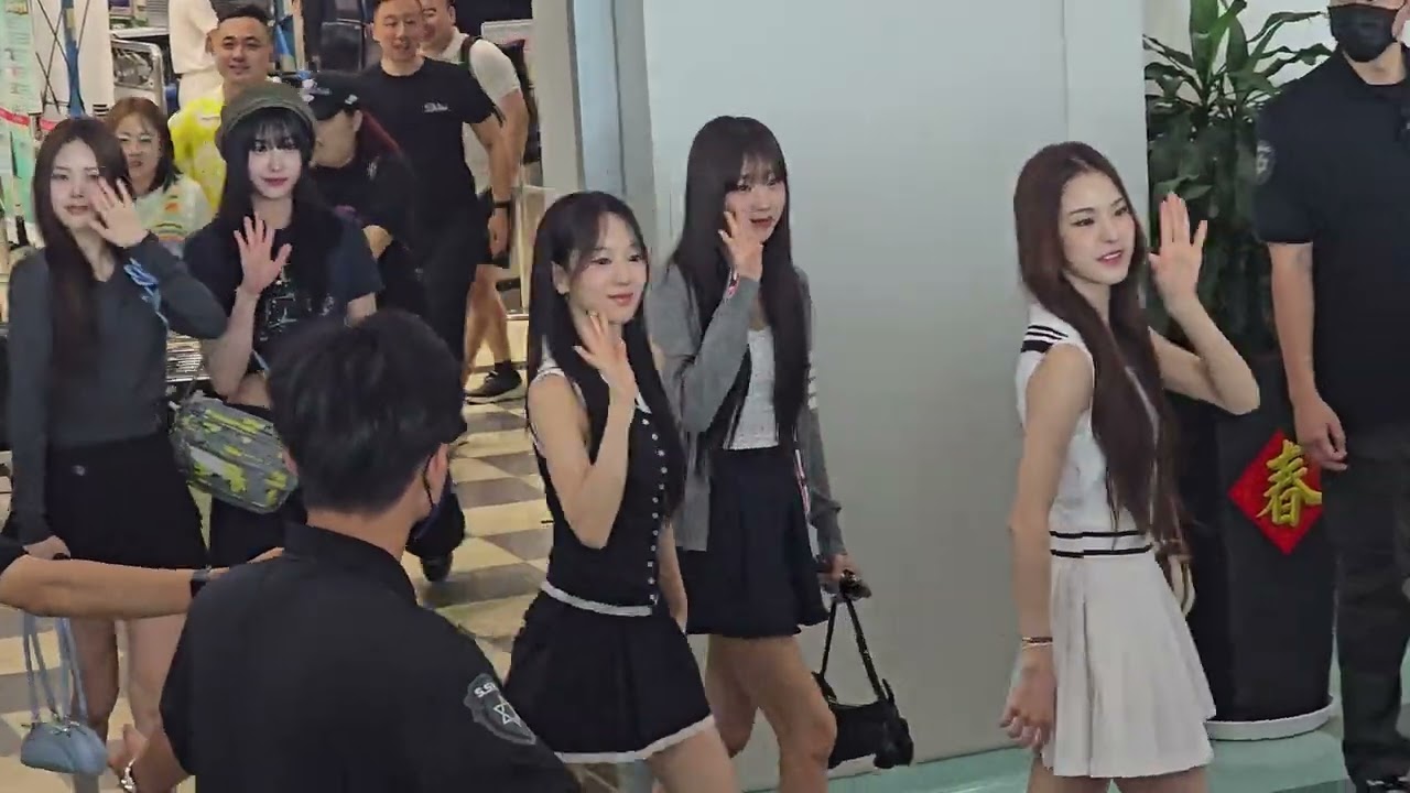 20250530 KT POP  女團小港機場接機 (KiiiKiii、UNIS、izna 、IVE)