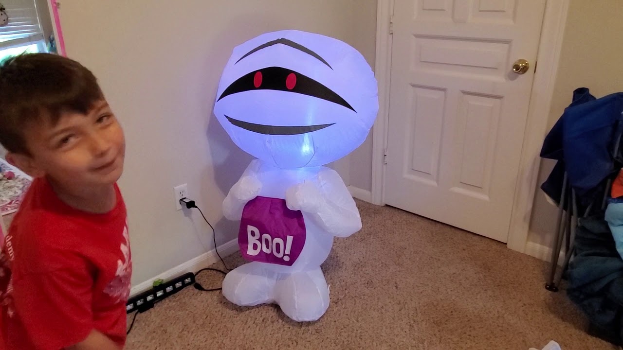 toysrus Candy Greeter Mummy inflatable 3.5ft