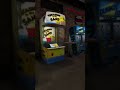Una sala llena de juegos #the #coin #game #robots #gameplay