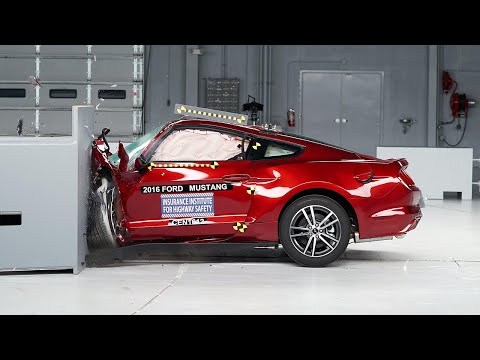 2016 Ford Mustang driver-side small overlap IIHS crash test