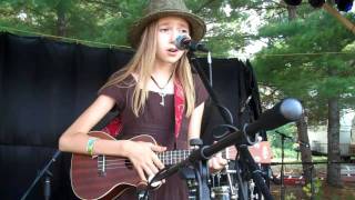 Magdalen Fossum sings Heebie Jeebies @Dunegrass 2011 chords