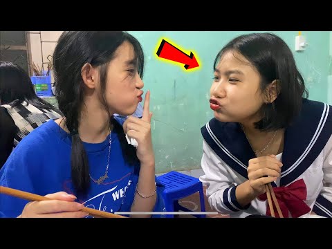 Ly Lợn “ Đồng Ý Quay Lại “ - Kelly Vui Mừng Dẫn Ly Lợn Và E Gái Đi Chơi Và Ăn Bún Đậu Mắm Tôm ?