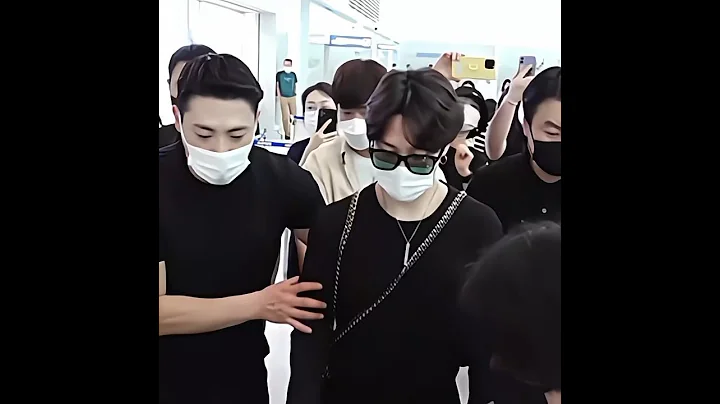 BTS and their bodyguards ☺️