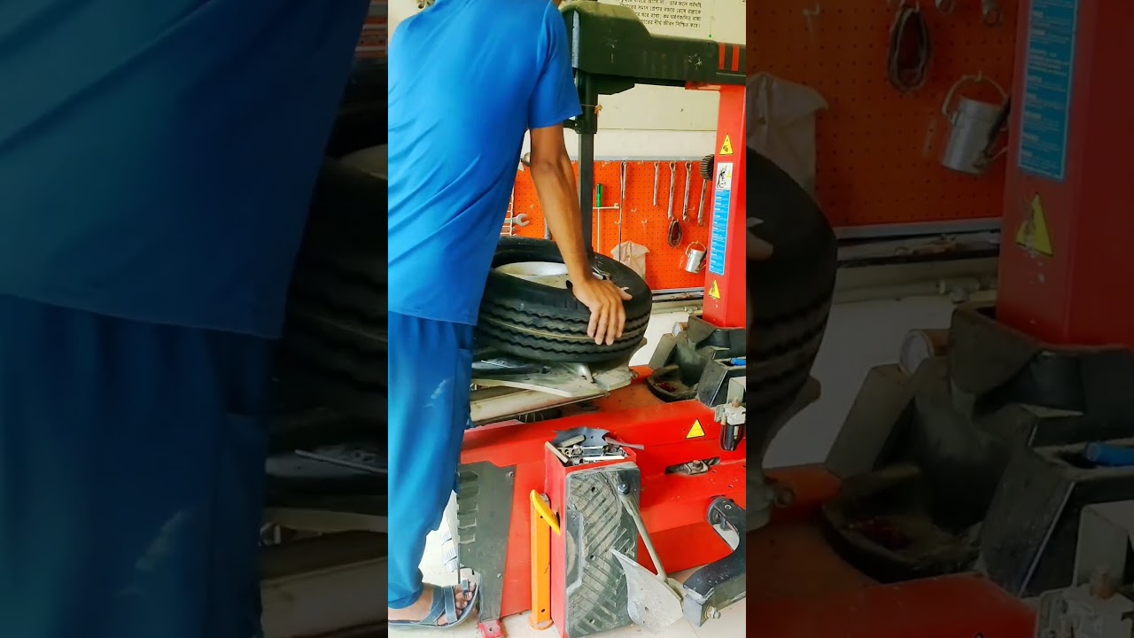 Mahindra supro Tyre/Mahindra supro Tyre change/Mahindra supro best tyre/short