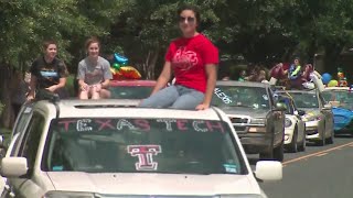 Stony Point High School seniors celebrate graduation quarantine style