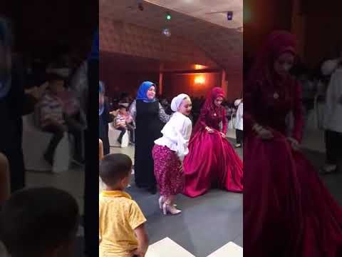 Türbanlı Esra Rabia Ünal düğünde twerk +18 #twerk #weddingdance #tiktok #dance #hijab