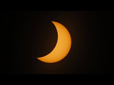 Solar eclipse darkens Chile and Argentina