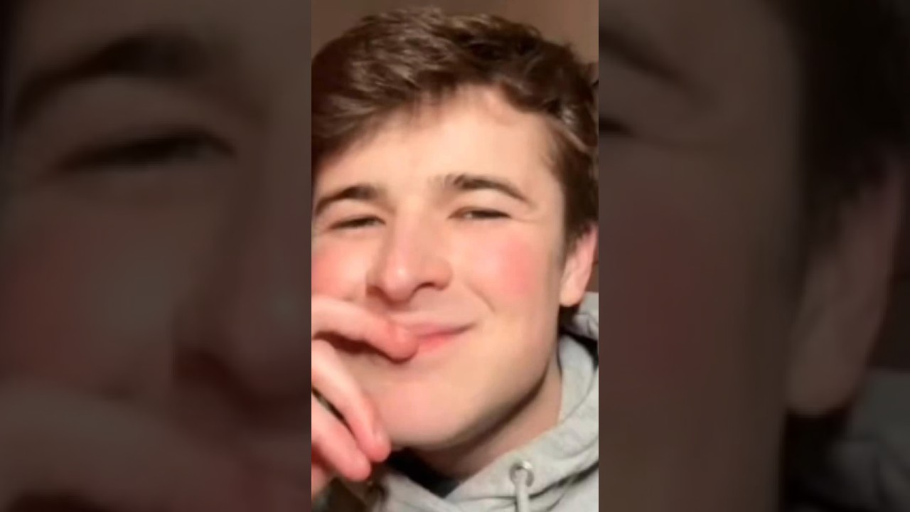 Harry Sissin is SO hard to watch😬😬😬