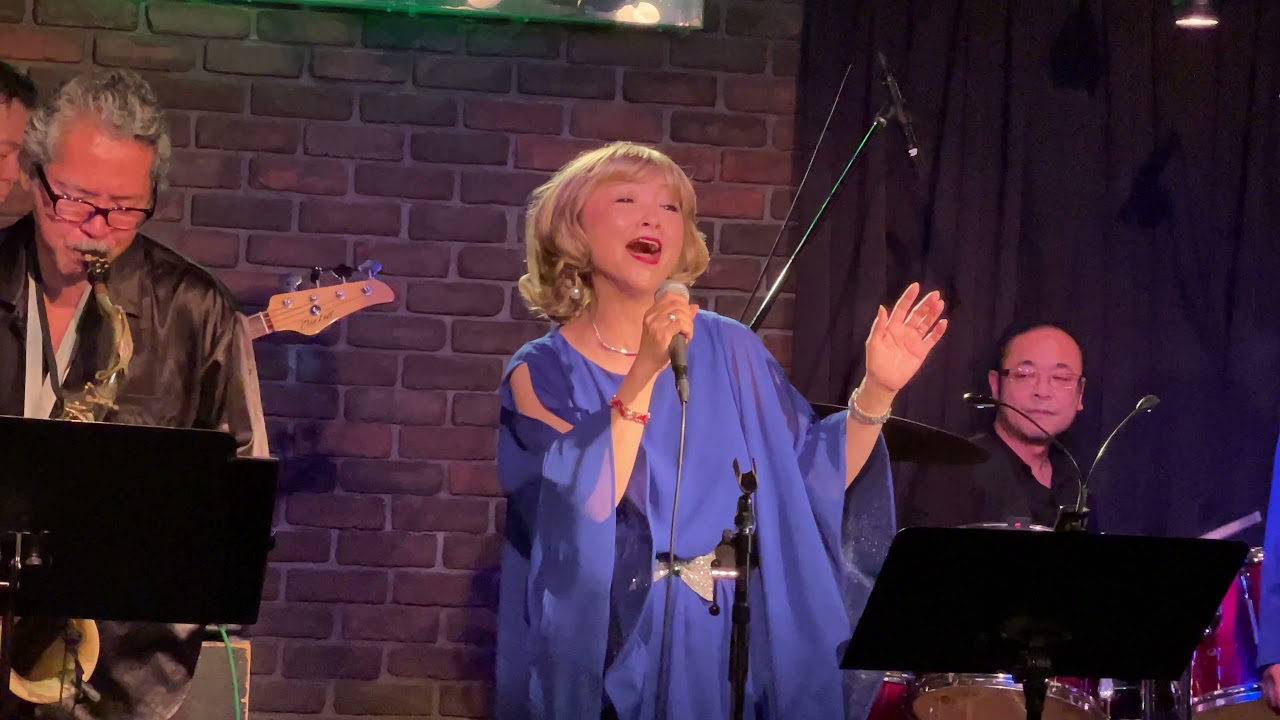 来ないで東京 Cover Deja Vu Youtube