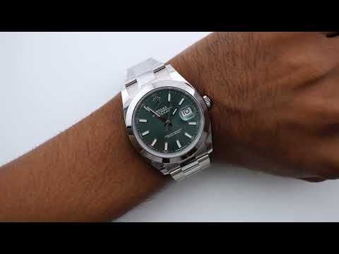 Rolex 126300 Datejust 41 mm Smooth Bezel Mint Green Dial Oyster Bracelet Complete Set 2025