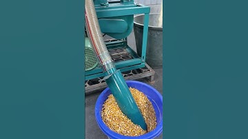 Self Priming Pulverizer Offering a Crushing Capacity of 2000-2500kg/hr#pulverizer #machinery #farmer