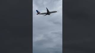 #planespotting at IAH in Houston TX from Rankin Rd #ual #rankinroad
