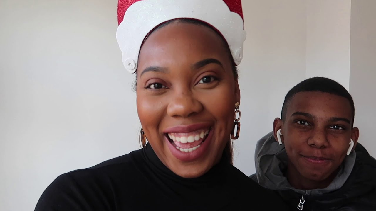 DECORATING OUR FAMILY CHRISTMAS TREE | THE WILLIAMSON FAMILY XMAS VLOG