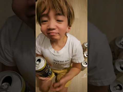 He is 30 years old and plays the child with the effect of Big Eye Baby. But he is drinking.