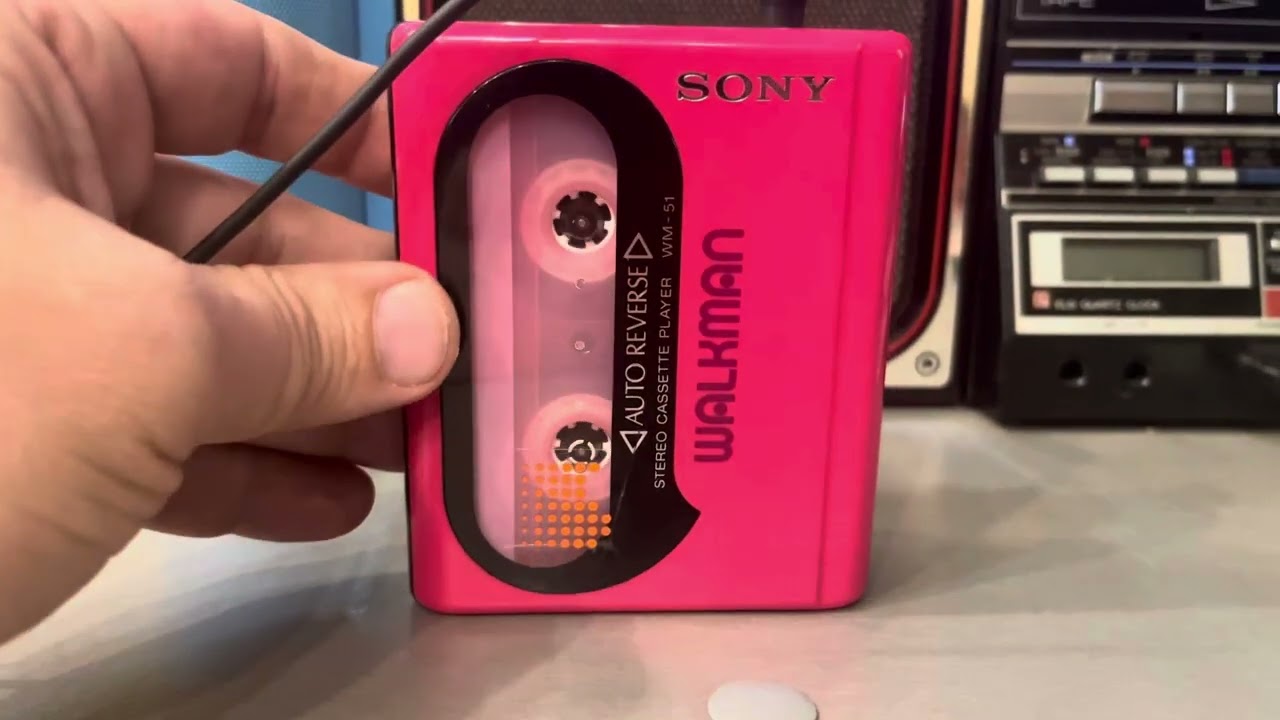 Walkman Sony WM-51 - YouTube