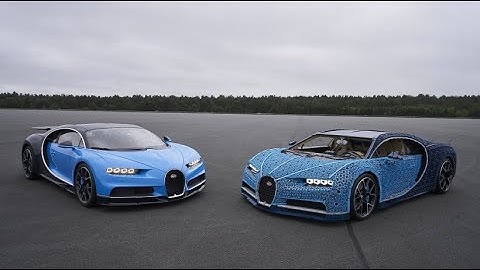Ein Sportwagen komplett aus Lego Technic