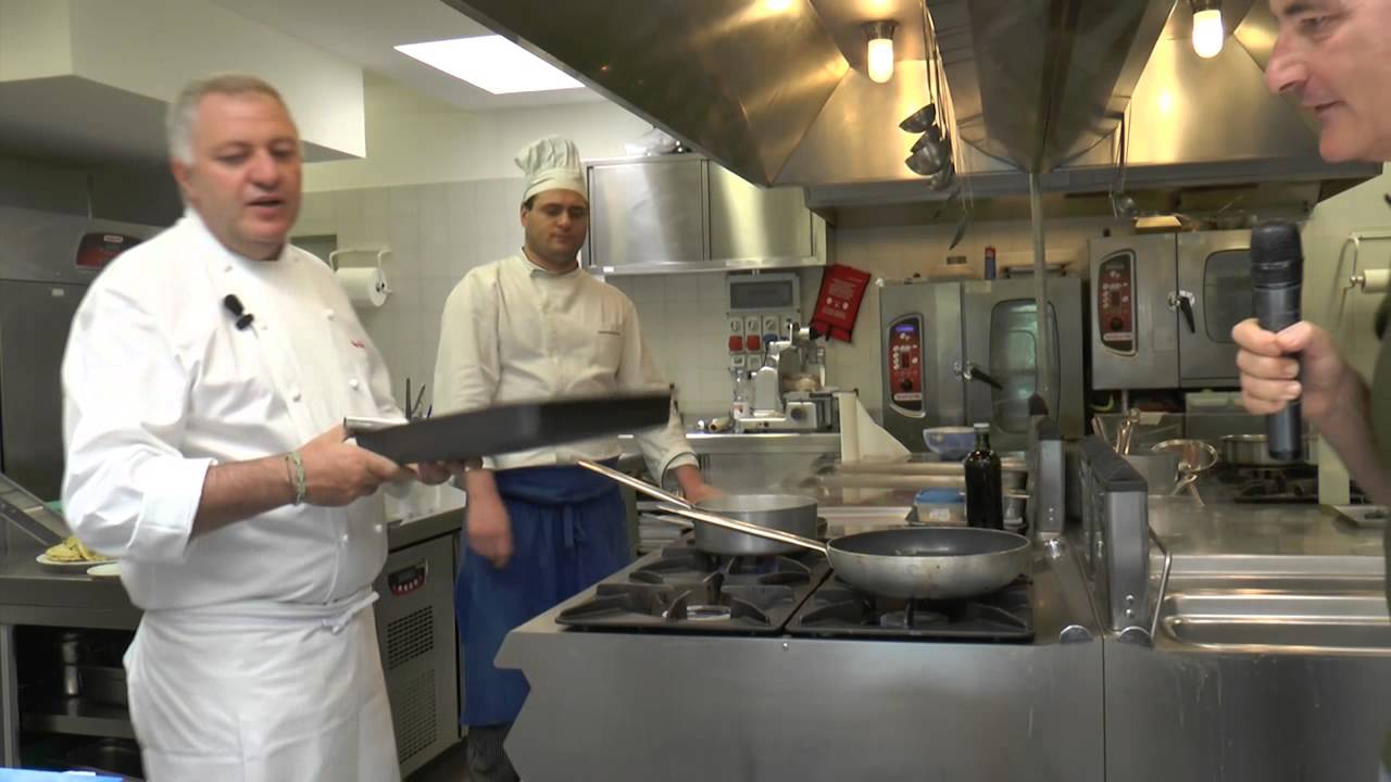 Castellammare di Stabia (NA) - Lo chef Giuseppe Guida allo Yacht Club (13.07.14)