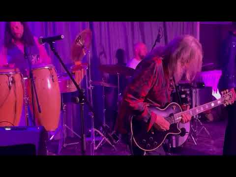 Ain't got nothing but the blues solo.