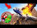 Mikey & JJ Survive The AIRPLANE CRASH ON THE MOUNTAIN in Minecraft (Maizen)